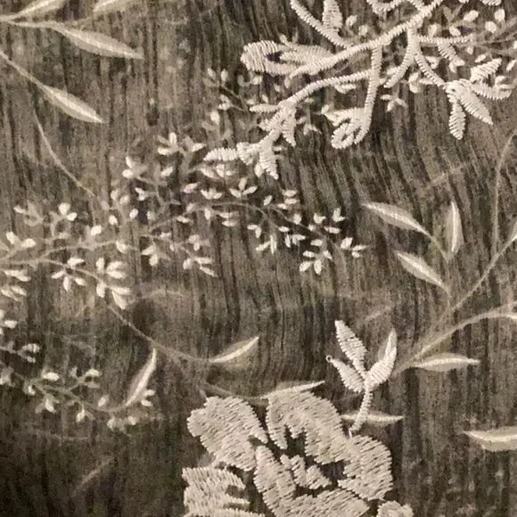 Lulu’s Flowered Blouse - Picture 3 of 5